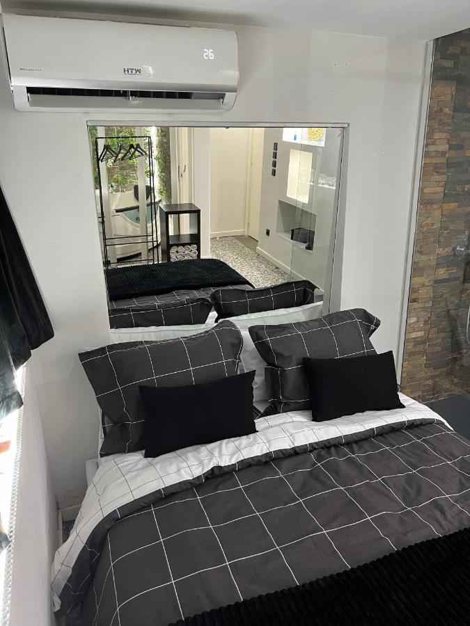 Modern Room With Indoor Shower Near The River - Quarto Moderno Com Duche Interior Proximo Da Ribeira Vila Nova de Gaia Exterior photo